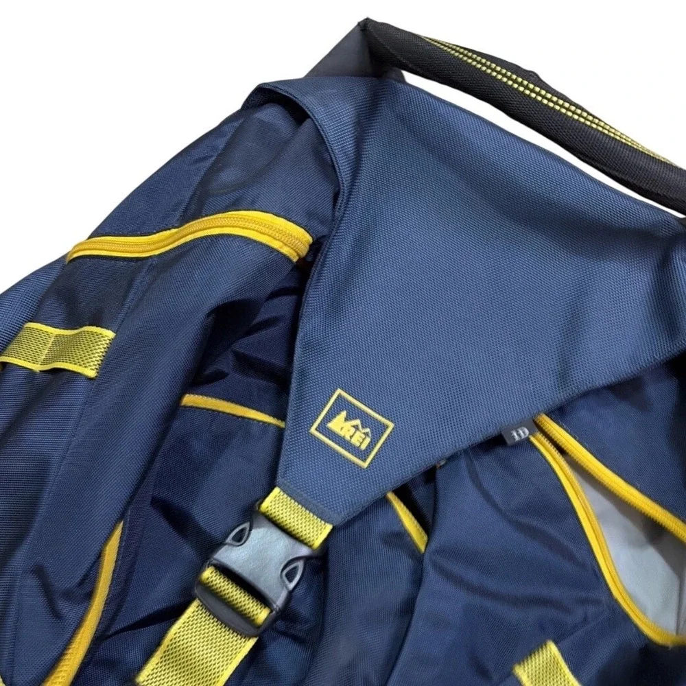 REI Wheeled Rolling Duffel Bag Navy Blue Yellow Large Travel Luggage‎ 36x18
